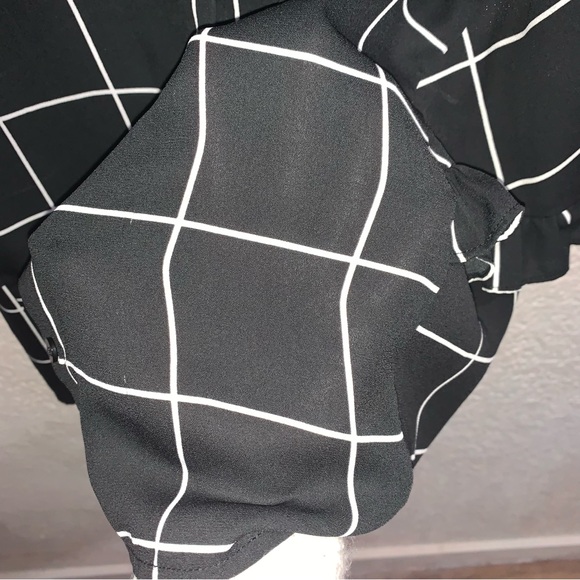F21 Sheer Checkered Blk/Wht Blouse - Picture 3 of 3
